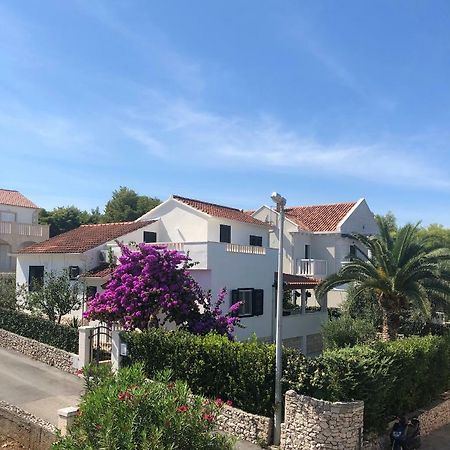 Holiday Home Brac Supetar Eksteriør bilde