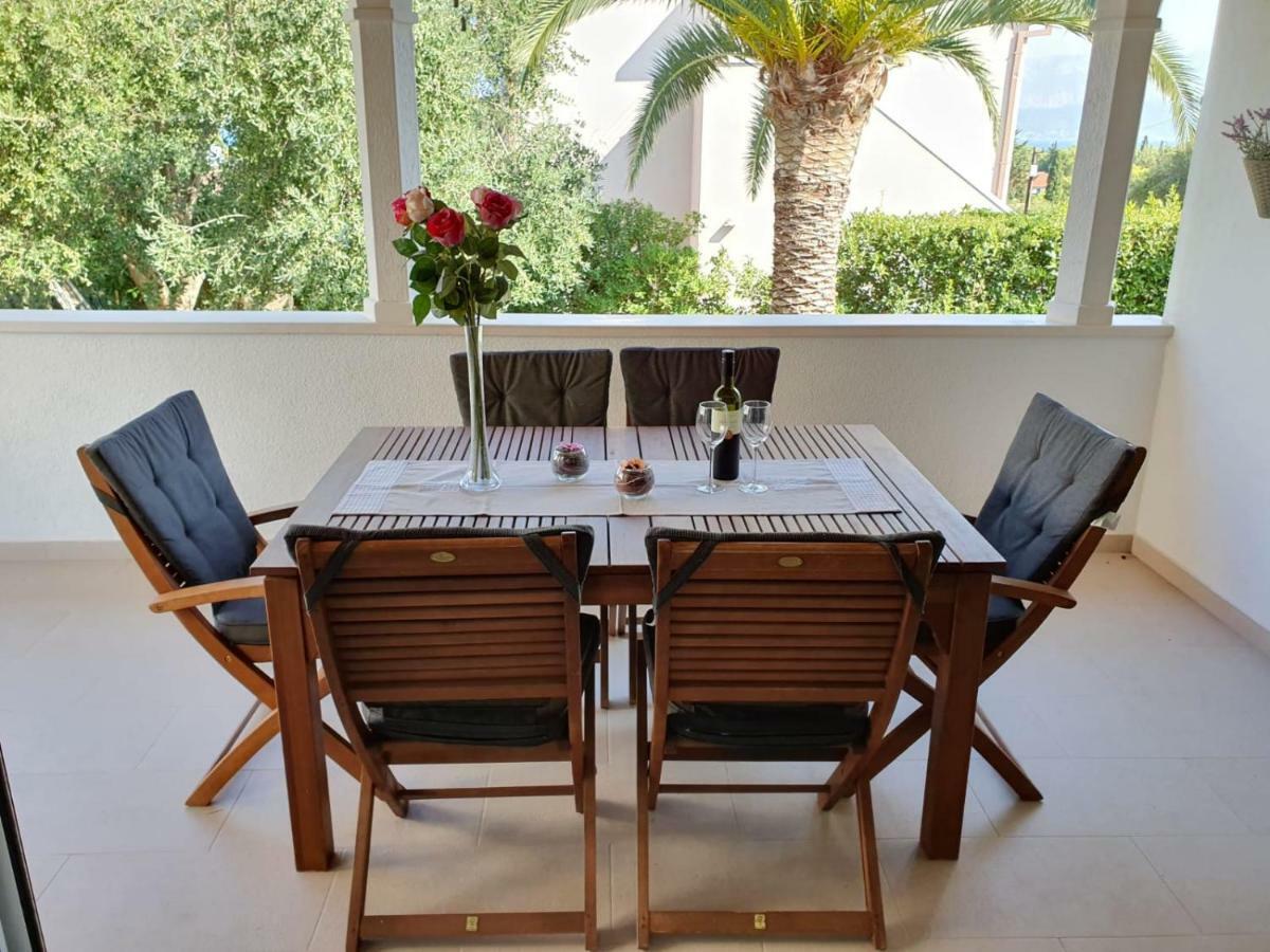 Holiday Home Brac Supetar Eksteriør bilde